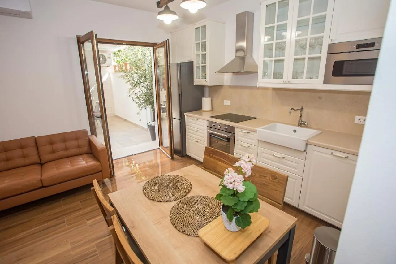 Holiday Home Camellia Poreč 0*,  Horvátország